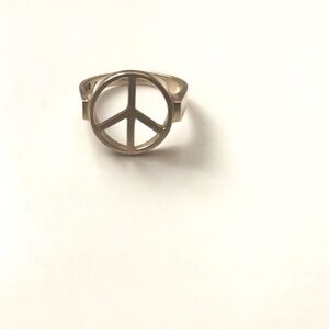 Vintage yellow gold peace sign ring